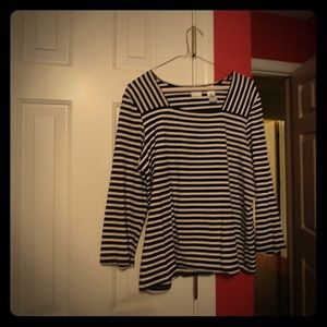 Super cute black/white striped top!